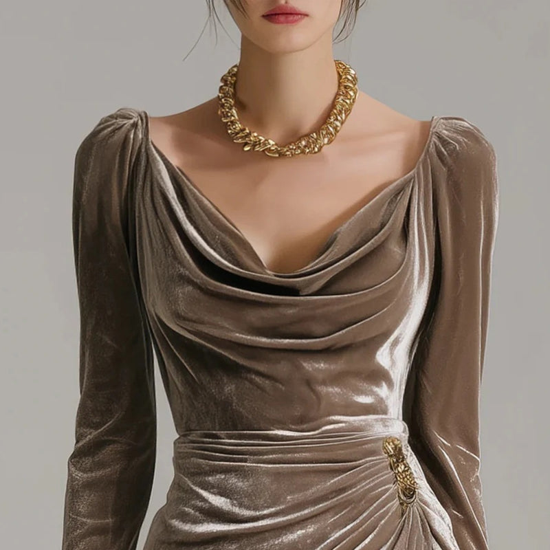 Lange mouwen jurk met kraag, gerimpeld en split